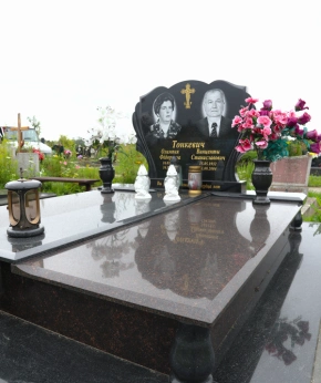 Памятник двойной 152